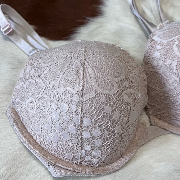 Victoria’s Secret Nude Lace Push Up Bra - Picture 2 of 11